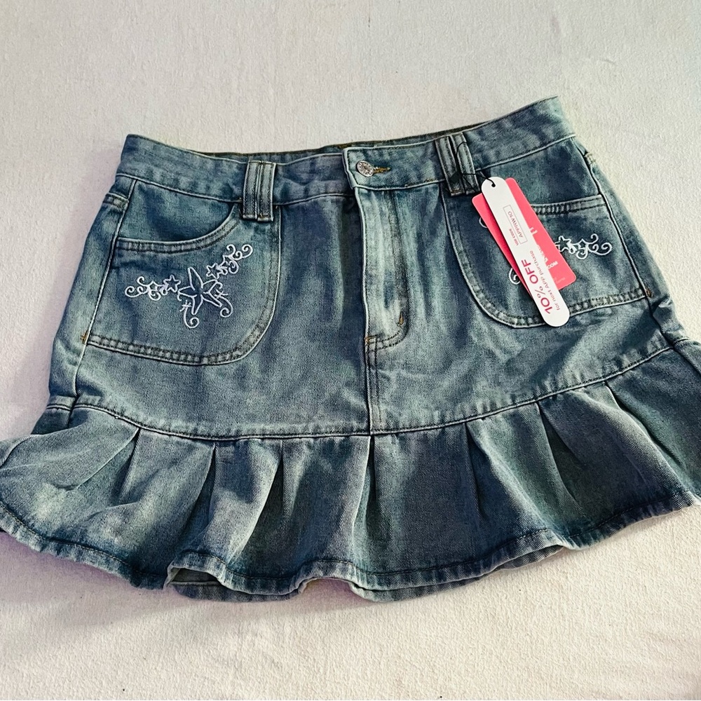ROMWE Blue Denim Skirt with Floral Embroidery